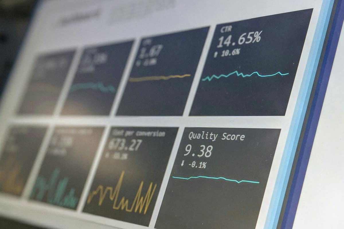 The ABM tech stack: what a mid-market B2B team actually needs (and what's just noise)